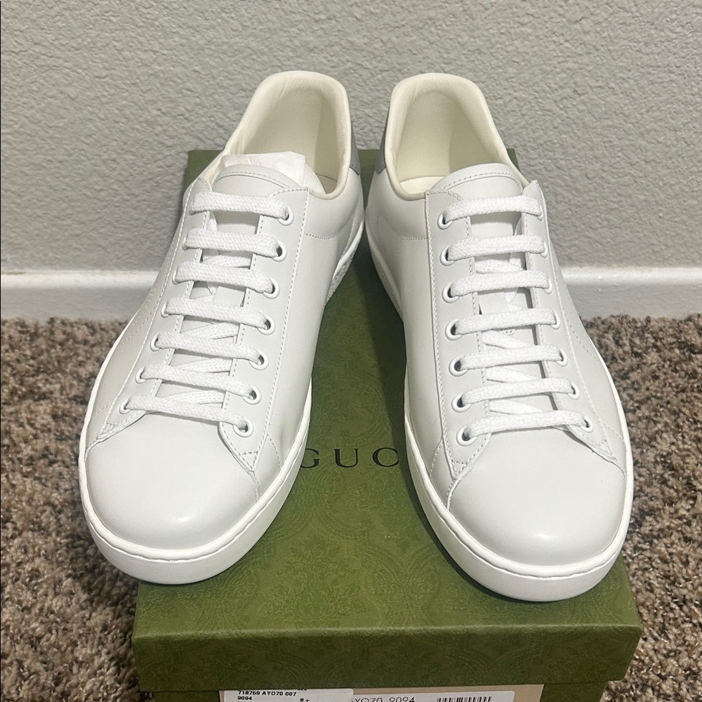 Gucci White Leather Low-Top Lace-Up Sneakers